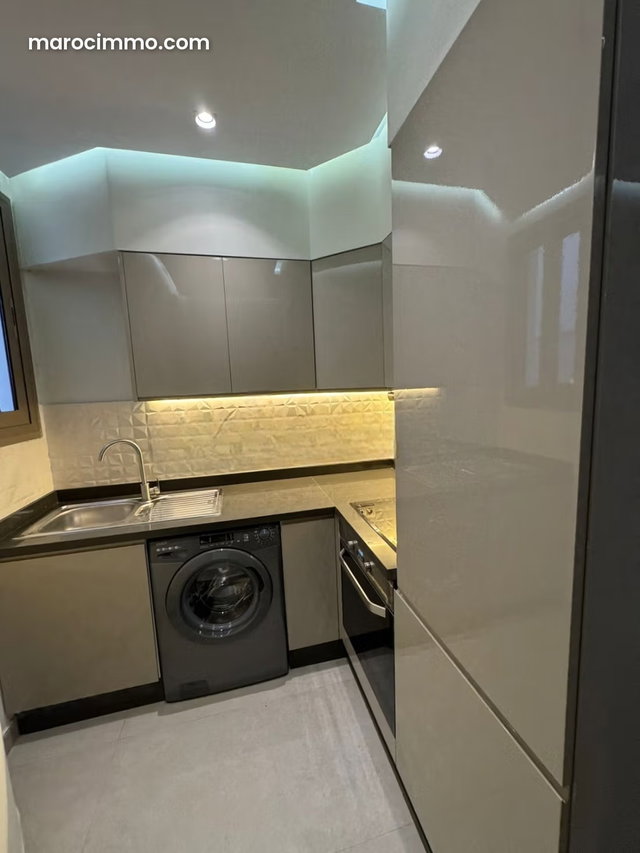 Location d'un appartement à Riviera. 3 pièces. Fenêtres avec double vitrage et porte blindée — 4