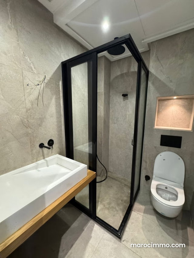 Location d'un appartement à Riviera. 3 pièces. Fenêtres avec double vitrage et porte blindée — 2