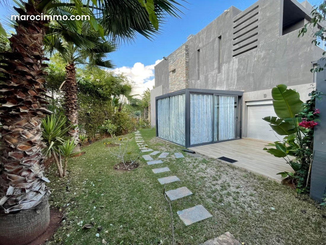 750 sqm villa with pool and garden, Ville Verte, Bouskoura — Bouskoura