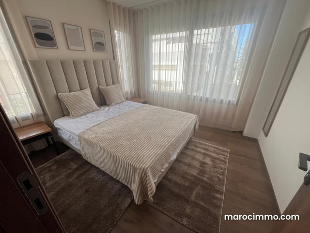 Studio moderne meublé en plein quartier Bourgogne — 2