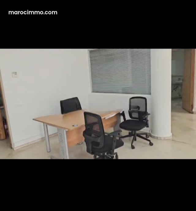 Bureaux à louer aménagé rompt point d' Europe. Surface totale 170 m² — 2
