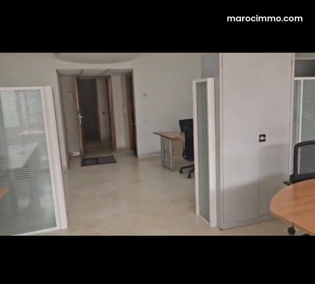 Bureaux à louer aménagé rompt point d' Europe. Surface totale 170 m² — 3