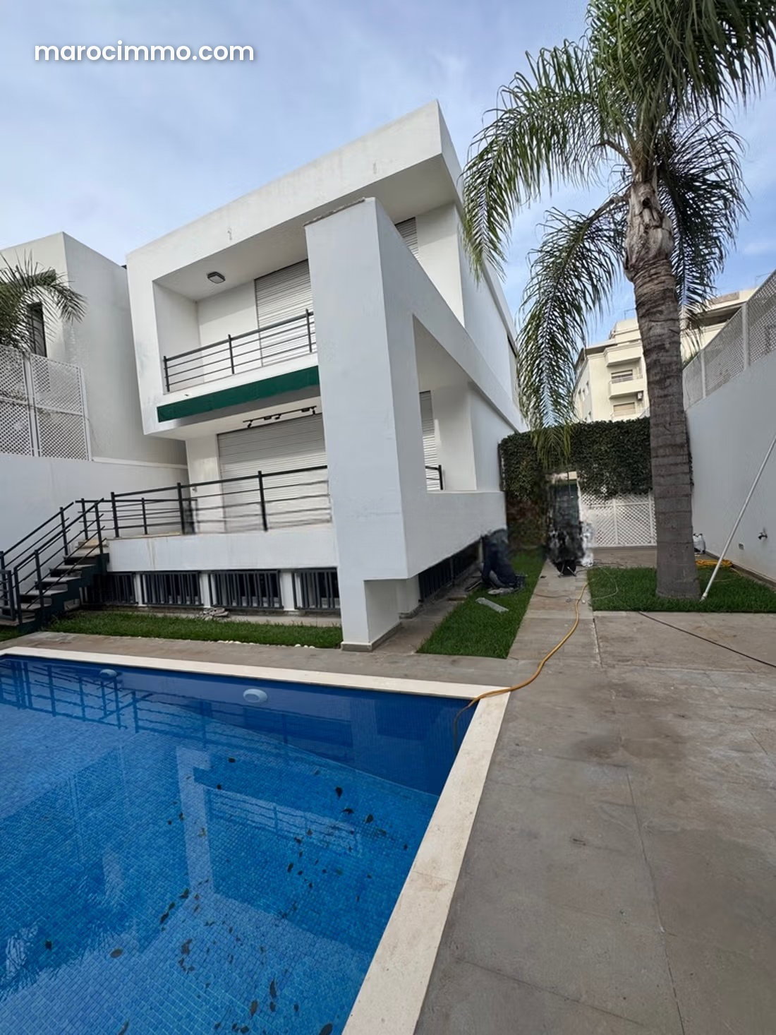 Villa 498 m² à louer, Riyad, Rabat, 4 chambres et volumes généreux — Rabat