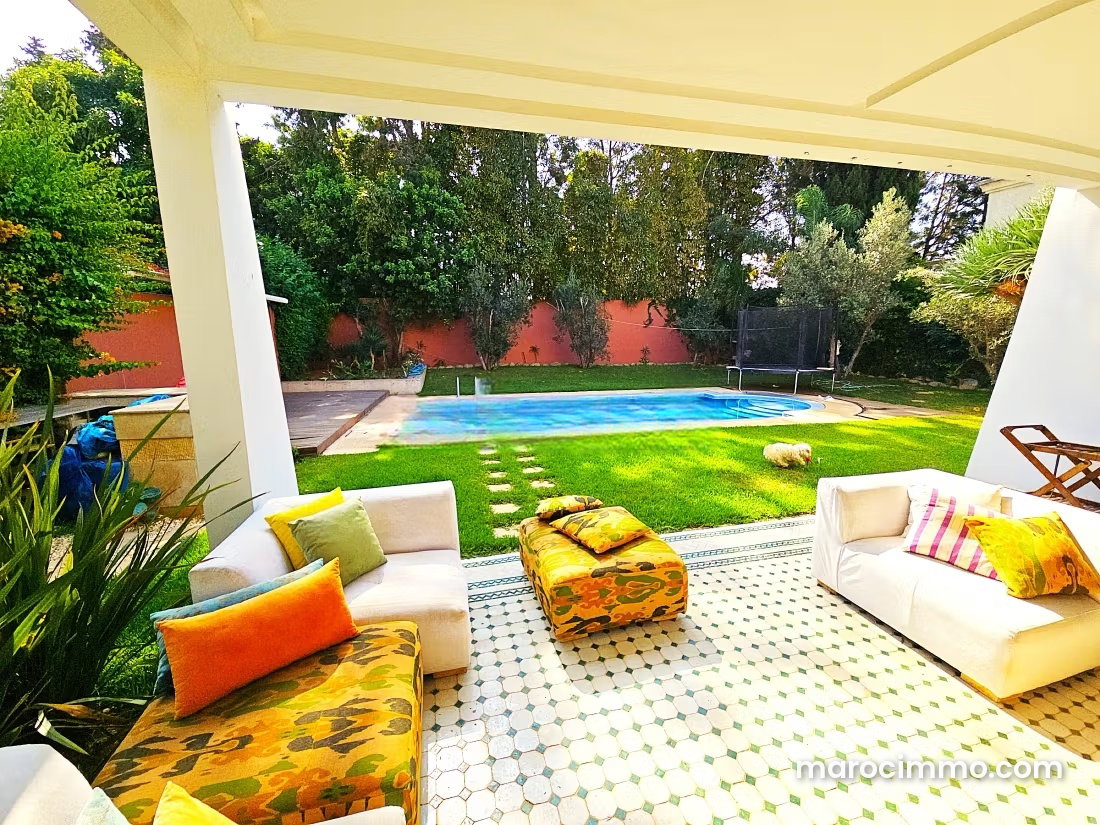 650 sqm Villa with Pool and Garden, Riyad, Rabat — Rabat