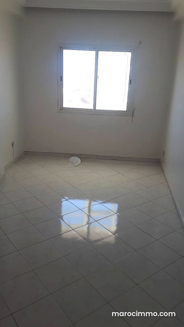 Appartement à vendre 108 m², 2 chambres Zone Industrielle Oukacha Casablanca — 2