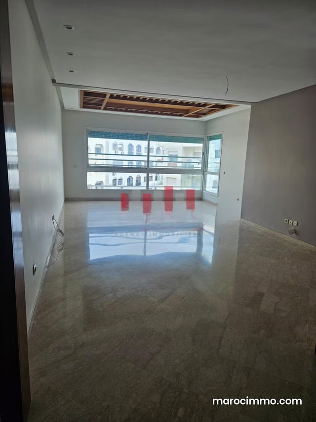 Bel appartement en location à Triangle d'Or. 2 chambres. Parking et ascenseur — 2
