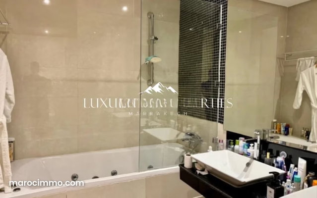 Apartment with private rooftop and golf view — 4