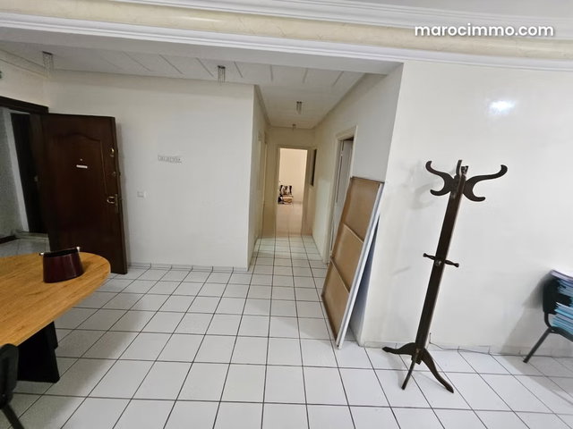 Bel appartement à vendre à Bourgogne Ouest. 3 pièces. Salon Marocain, sécurité — 4