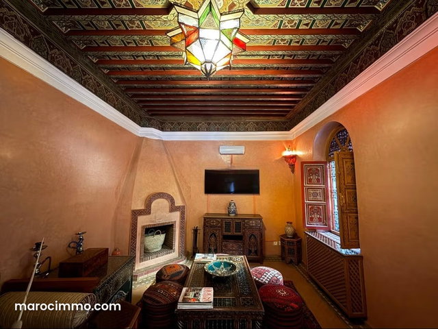Riad à la vente 464 m² à Rahba Kedima Médina Marrakech. 11 grandes pièces. Bien meublé — 3