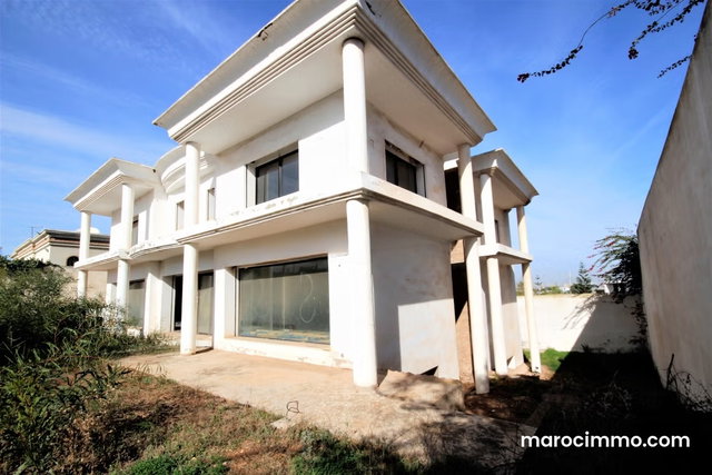 For Sale Commercial Villa on Main Road 1000 sqm — 2