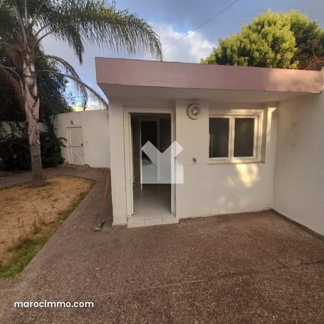 Villa à Vendre de 568.0 m² à Rabat, El Youssoufia — 2