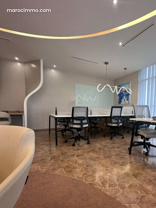 Bureau premium à louer — 5