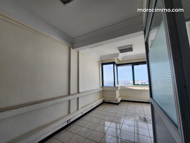 Bureau 145 m², vue panoramique — 3
