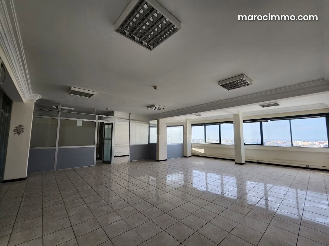 145 m² Office for Rent in Gauthier, Casablanca — Casablanca