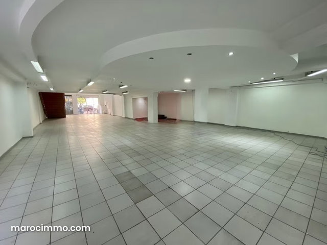 Local Commercial 332 m² Rond Point des Sports — 3