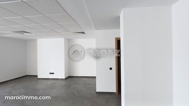 Bureau à louer 76 m² Sidi Maarouf Casablanca — 4