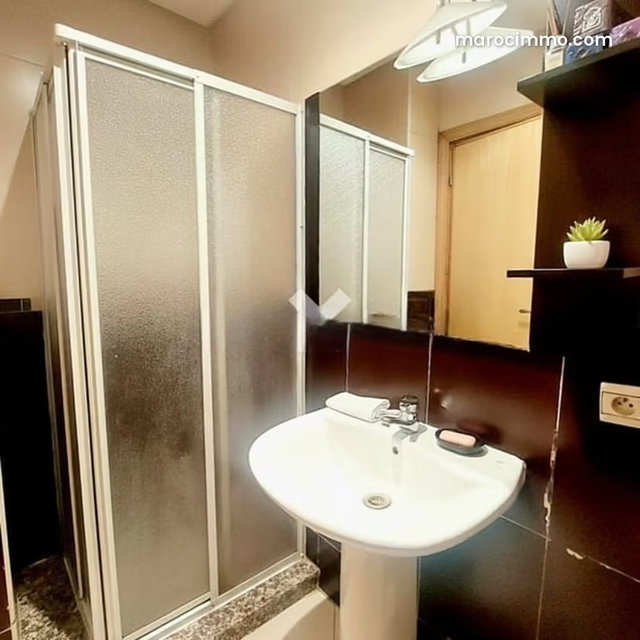 Appartement à Vendre de 112.0 m² à Casablanca, Belvedere Roches Noires — 4