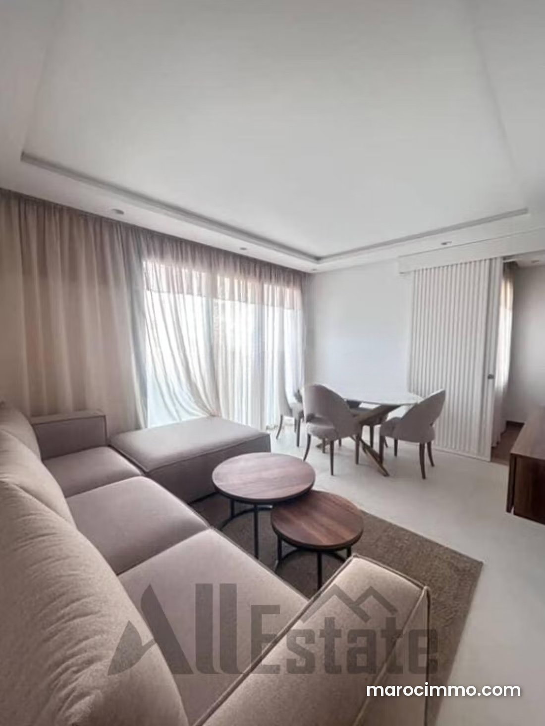Furnished 55 m² Studio, 3rd Floor with Parking, Maarif, Casablanca — Casablanca