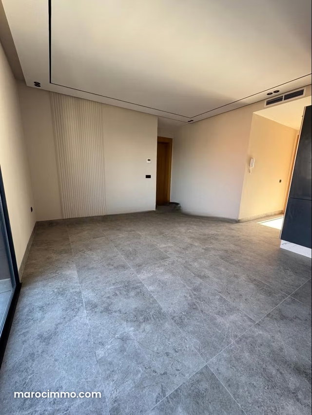 Magnificent Empty Studio for Rent in Beauséjour Quarter next to CFC — 2