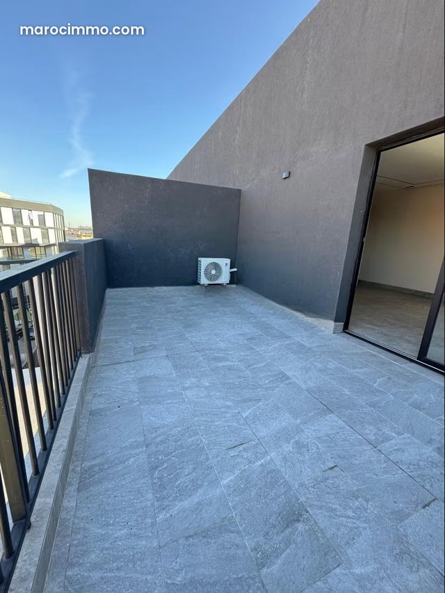 Magnificent Empty Studio for Rent in Beauséjour Quarter next to CFC — 3