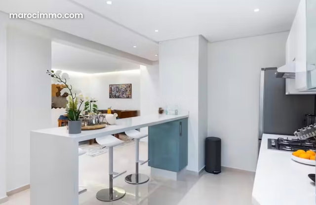 Location d'un appartement à Aviation Mabella. Surface totale 120 m². Bien meublé — 2