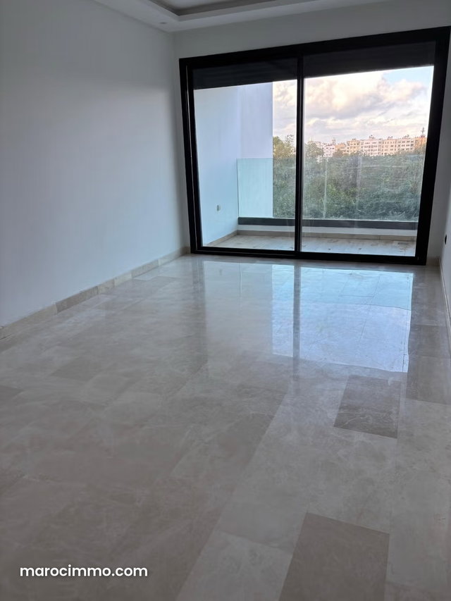 3 Chambres Vide CFC 9 eme etage — 4