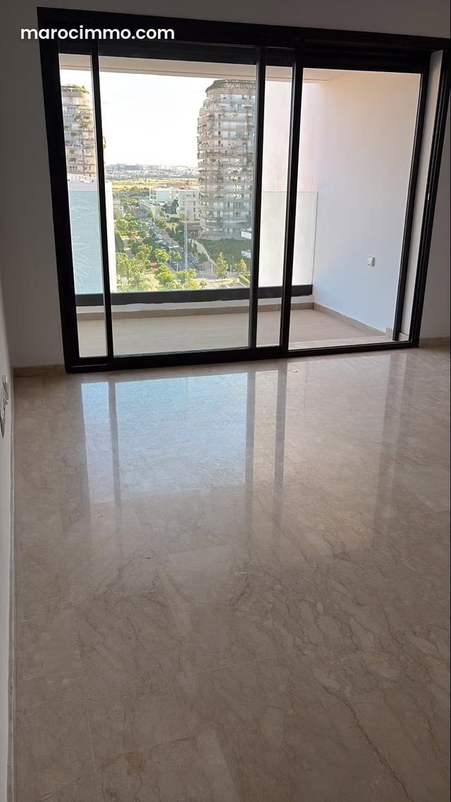 3 Chambres Vide CFC 9 eme etage — 3