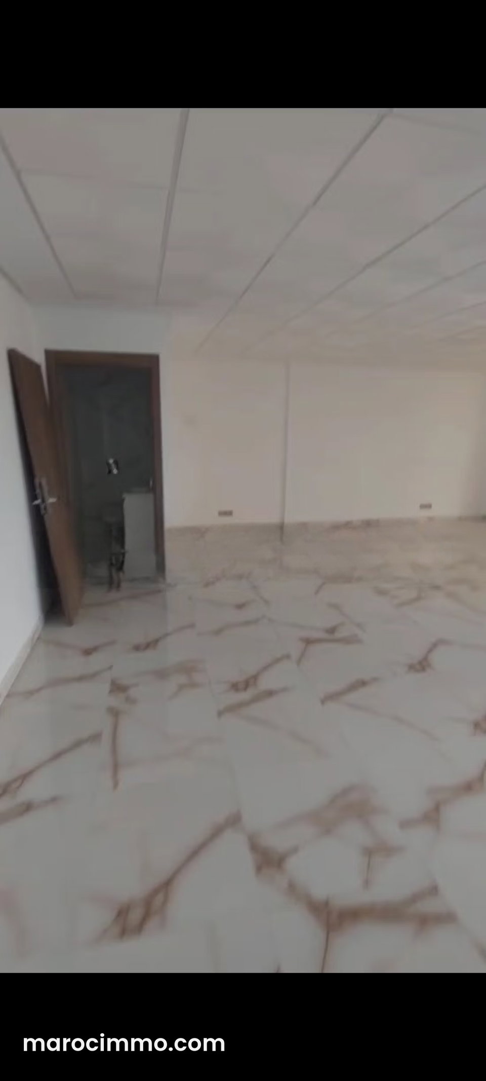 Bureau très bien placé à vendre