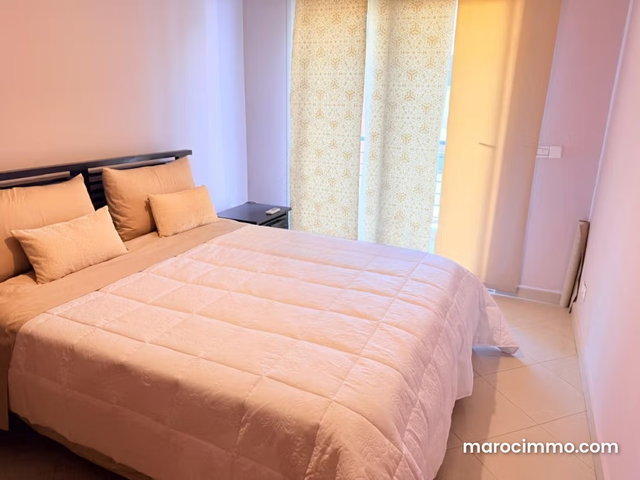 Très bel studio en location près bd Anfa. 1 belle chambre. Meublé — 5
