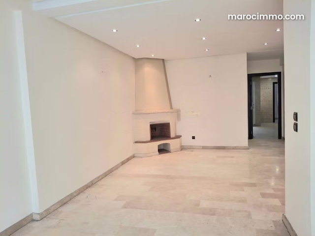 Joli appartement avec belle terrasse à louer — 3