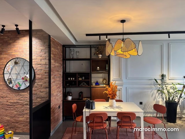 SUPERBE appartement MEUBLÉ à louer au CENTRE VILLE — 4