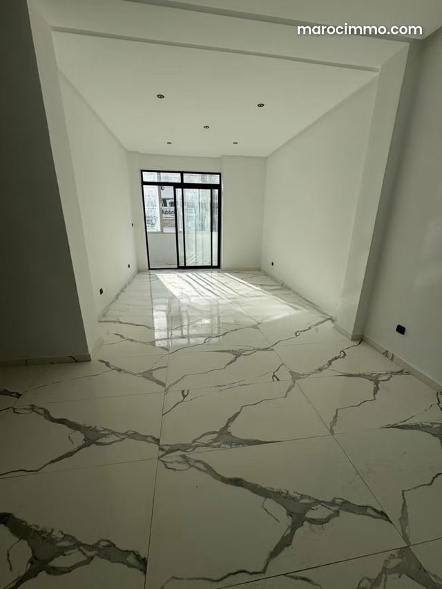 Bureaux en location à Les Hôpitaux. Superficie 54 m². Concierge — Casablanca