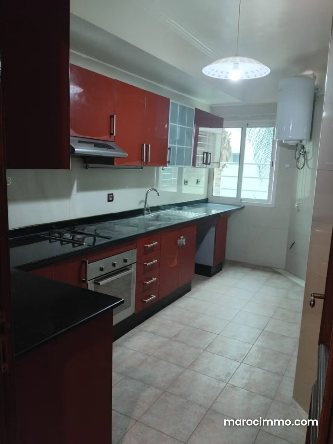 Appartement 3 pièces à louer à Riyad Rabat avec garage — Rabat