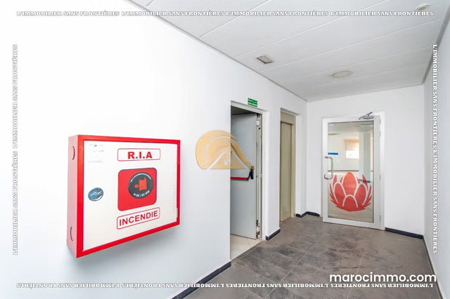 Étage d’immeuble commercial à vendre à Guéliz, 443 m², Marrakech — 2