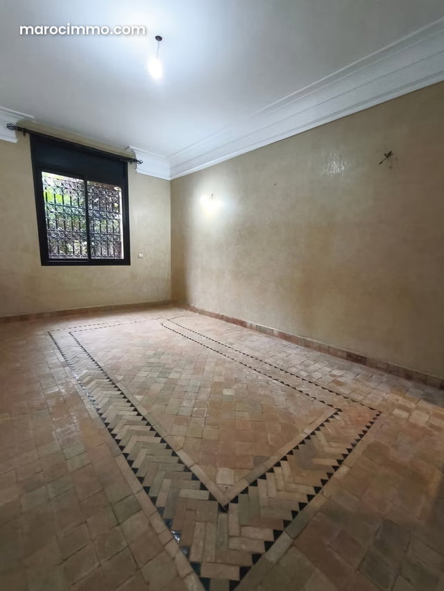 Luxury Villa for Sale in Hay Targa. 3 Bedrooms — 4