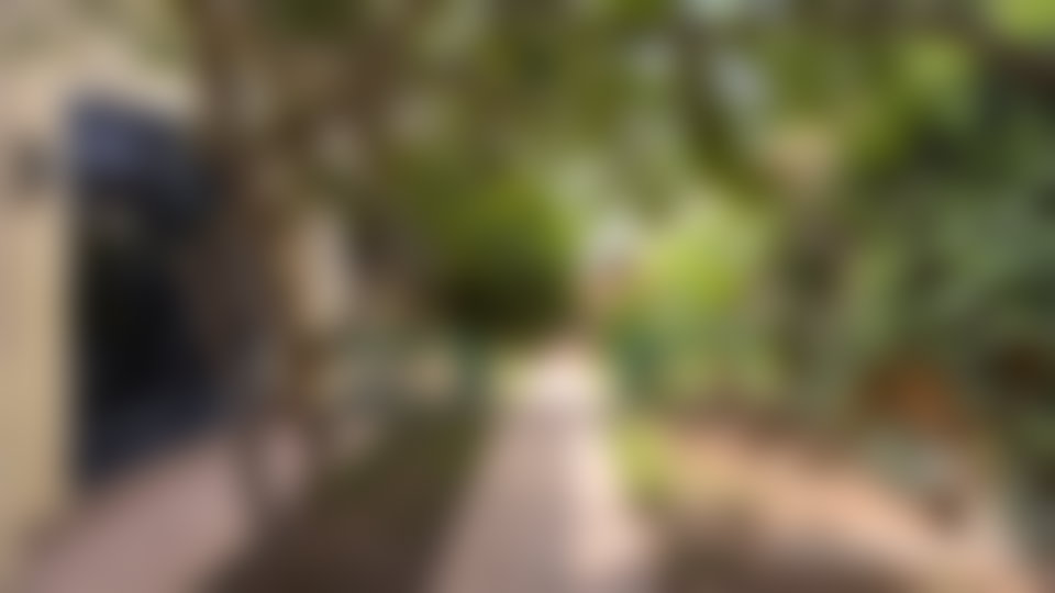 فيلا فاخرة بحديقة غنّاء للبيع في إليغ أكادير