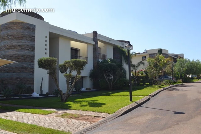 Somptueuse villa à vendre à Bouskoura. 4 belles chambres. Double vitrage et chauffage central — 3