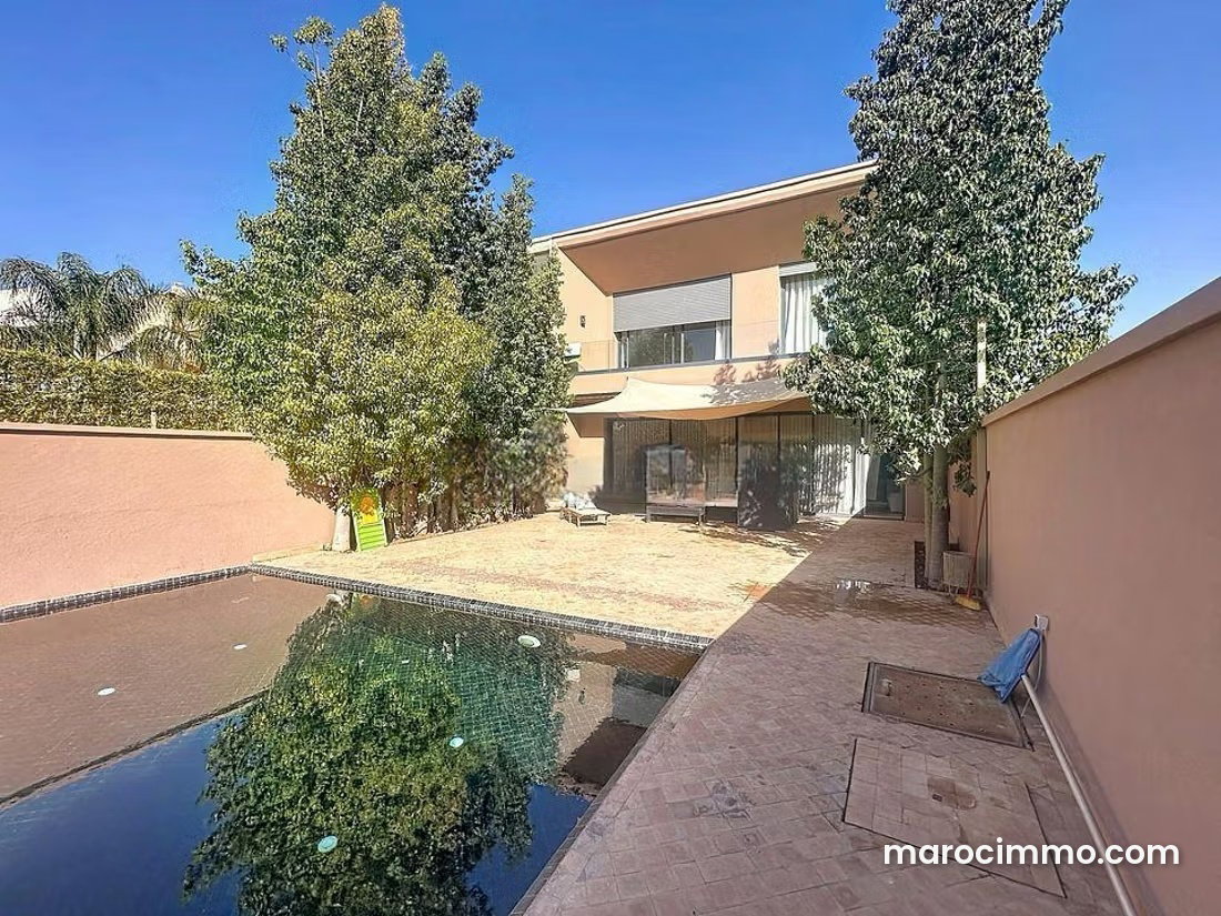 Villa 340 m² avec piscine et vue montagne, Route de Tahanaoute — Marrakech