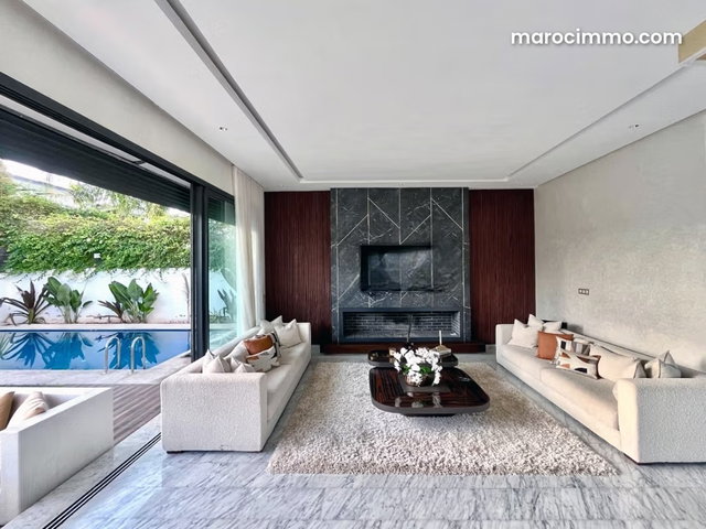 A vendre Villa 608 avec Jardin et Piscine — 2