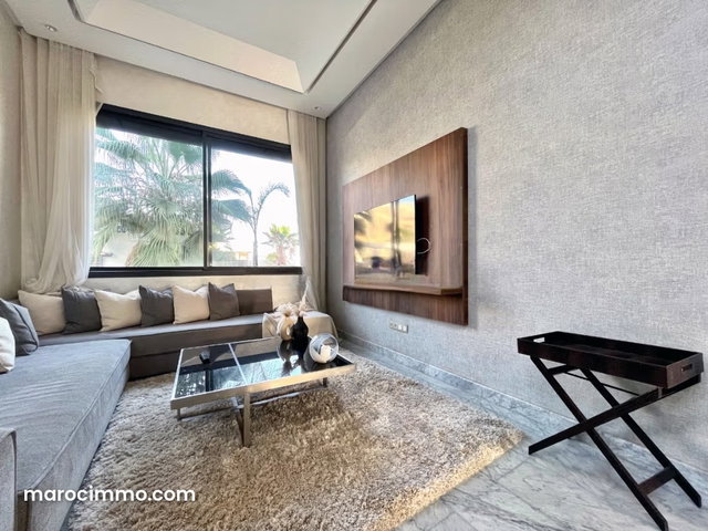 A vendre Villa 608 avec Jardin et Piscine — 5