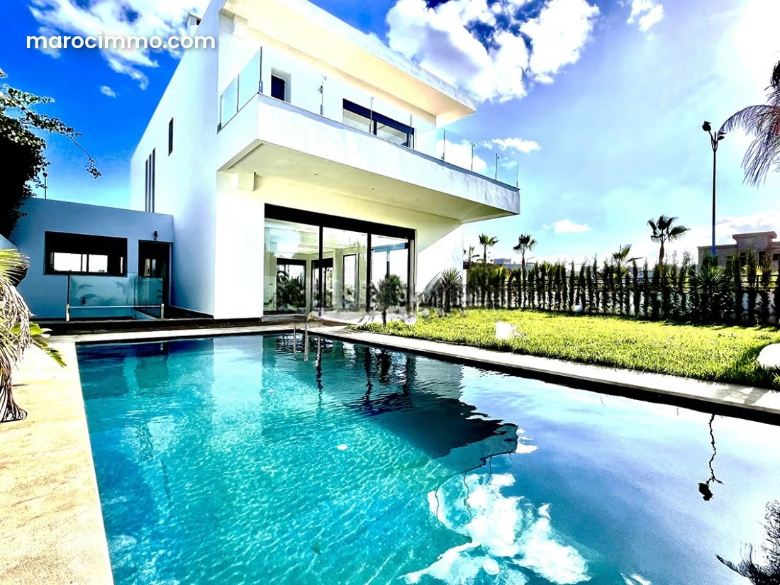 Villa 500 m² avec piscine et jardin 700 m² à Dar Bouazza — Dar Bouazza