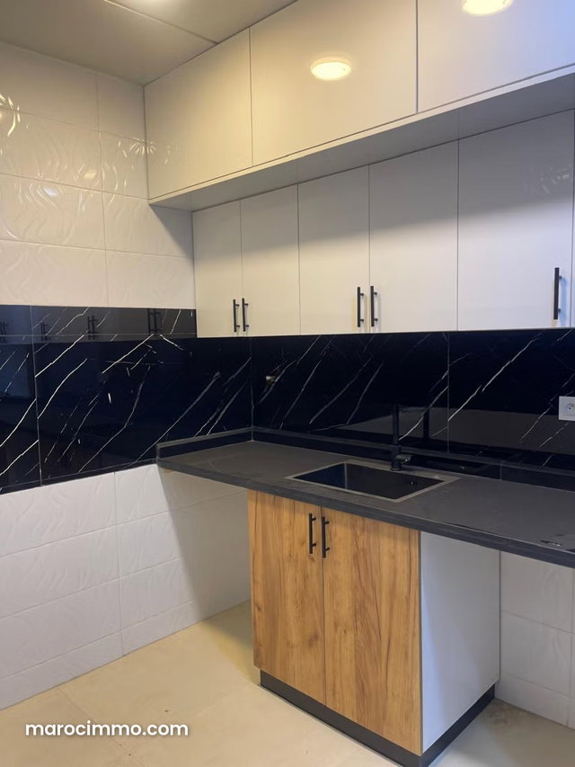 Appartement en vente à Guéliz. 2 pièces confortables. Service de concierge et climatisation — 2