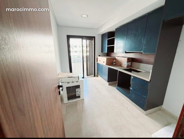 Bel appartement vide à la ville verte — 3