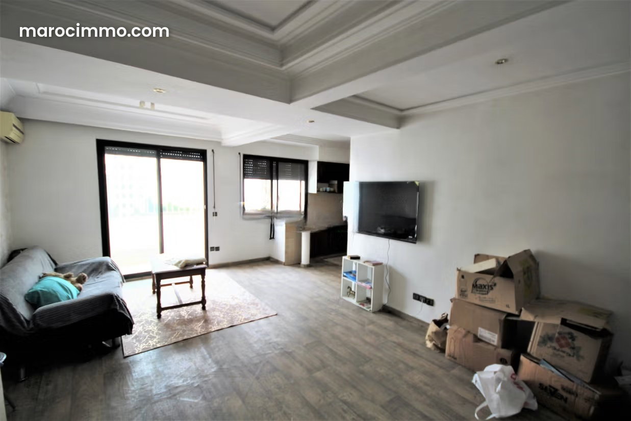 Furnished 44 m² Studio with Parking and Terrace, Mers Sultan, Casablanca — Casablanca