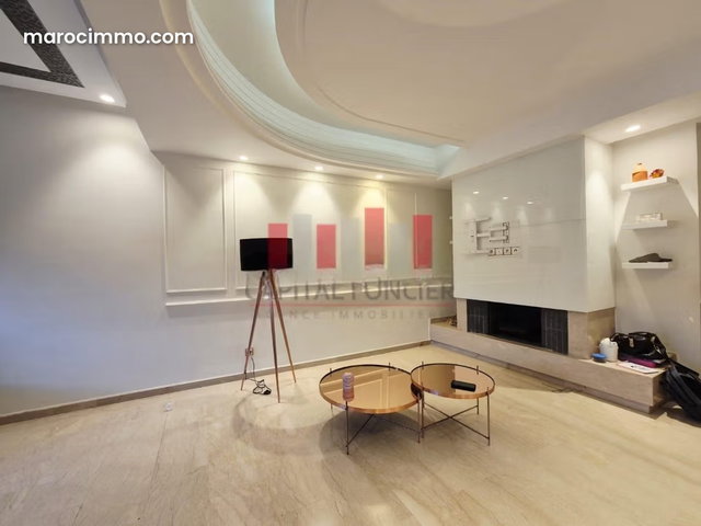 Bel appartement double salon avec cheminée — 2