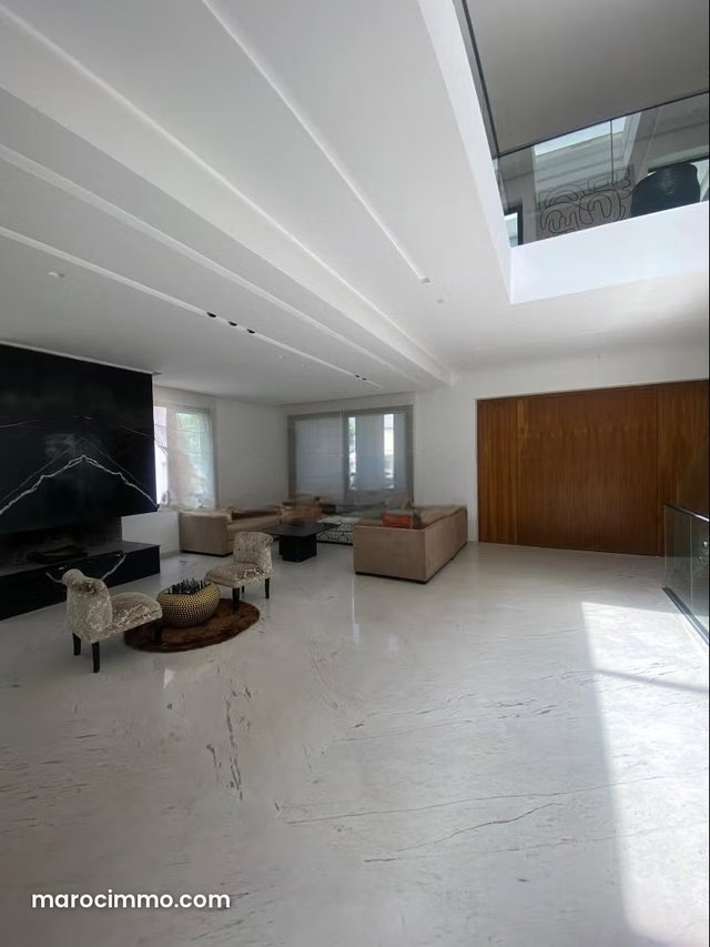 Superbe villa à louer à El Menzeh. Surface de 800 m². Bien meublé — 2