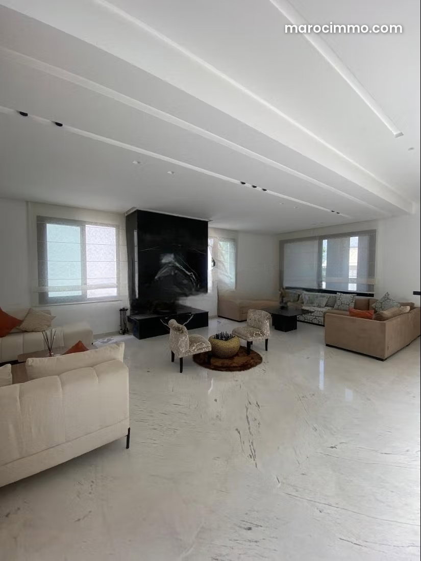 Furnished 800 sqm villa with pools and garden, El Menzeh, for rent — El Menzeh