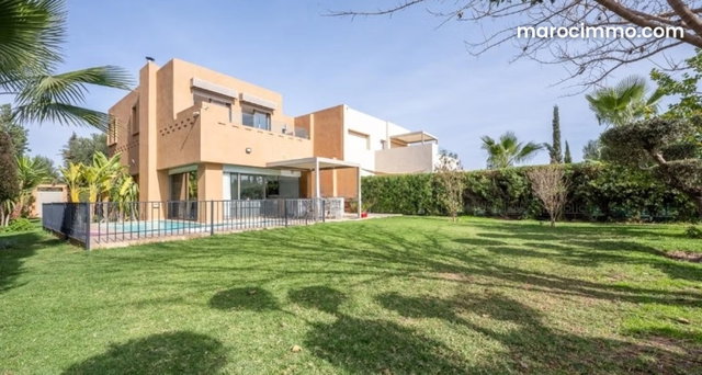Maison de haut standing à vendre à Route Casablanca. Superficie 880 m² — 3