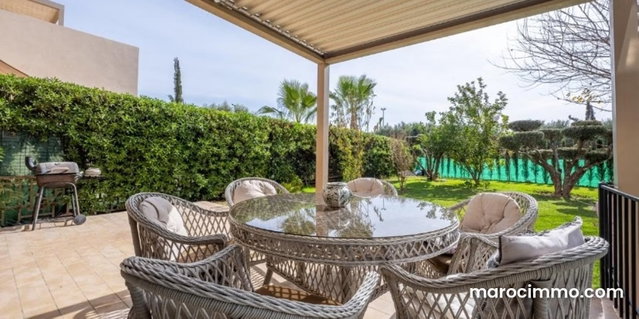 Maison de haut standing à vendre à Route Casablanca. Superficie 880 m² — 4
