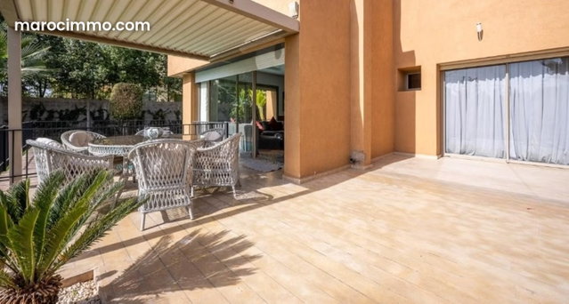 Maison de haut standing à vendre à Route Casablanca. Superficie 880 m² — 5